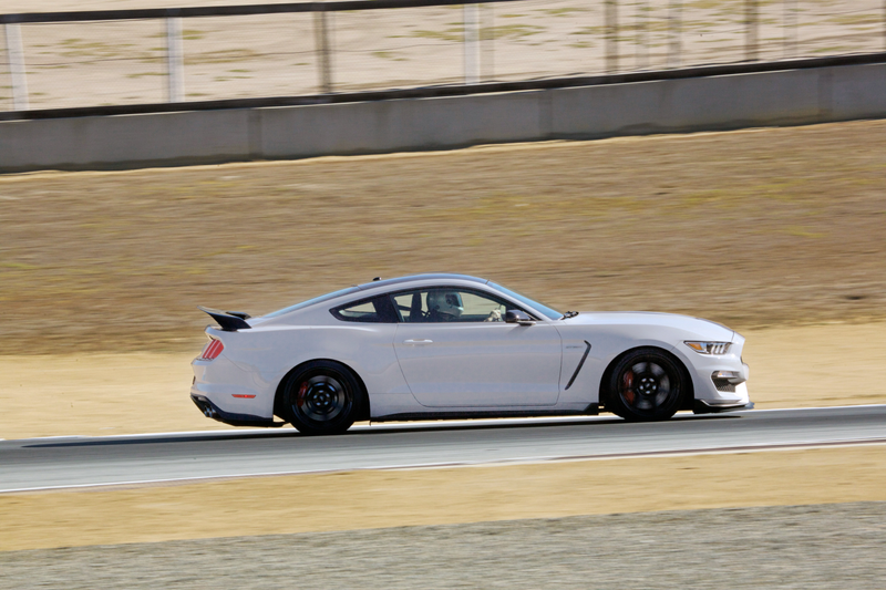 Illustration for article titled Everything I Learned Driving a Ford Shelby GT350R for 20 Minutes